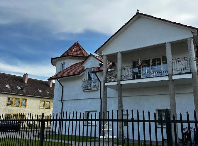 Diament 3* ボルネ・スリノボ